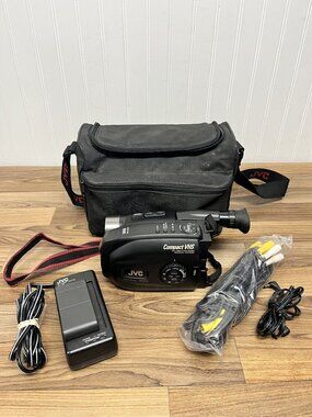 JVC GR AX230U Camcorder Bundle Charger Battery VHS Adapter Cables Case